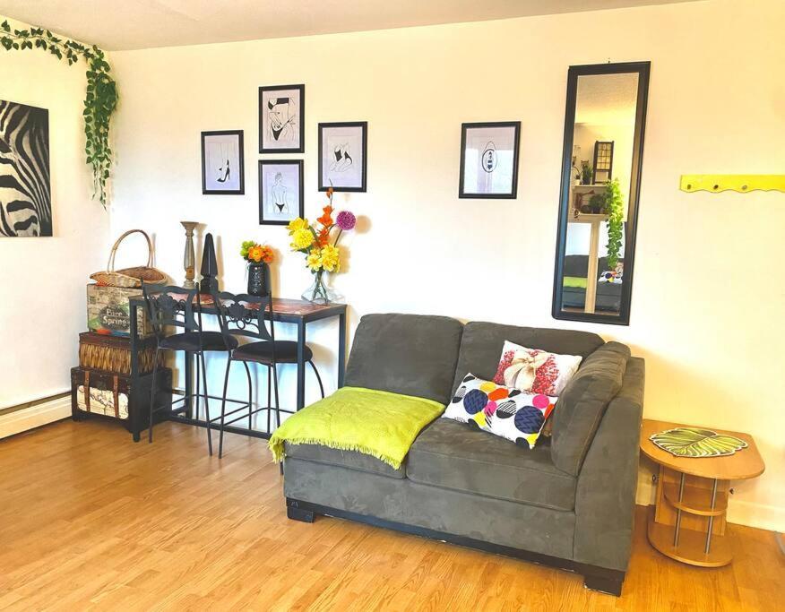 ケベックシティEntire Loft - Elevator - Balcony - Free P - 10M Downtownアパートメント エクステリア 写真
